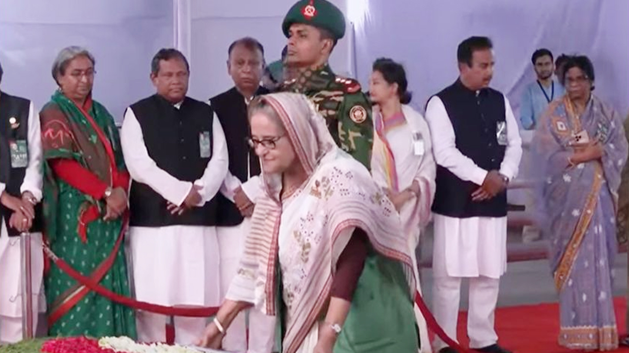 Prime Minister pays tribute to Bangabandhu's portrait on Mujibnagar Day